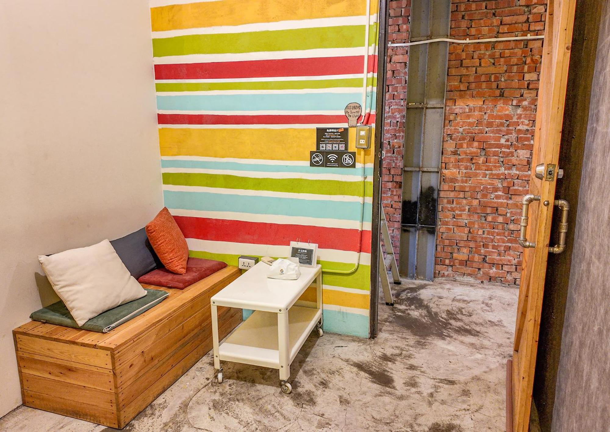62巷背包客棧 Lane62 Hostel Longjing Экстерьер фото