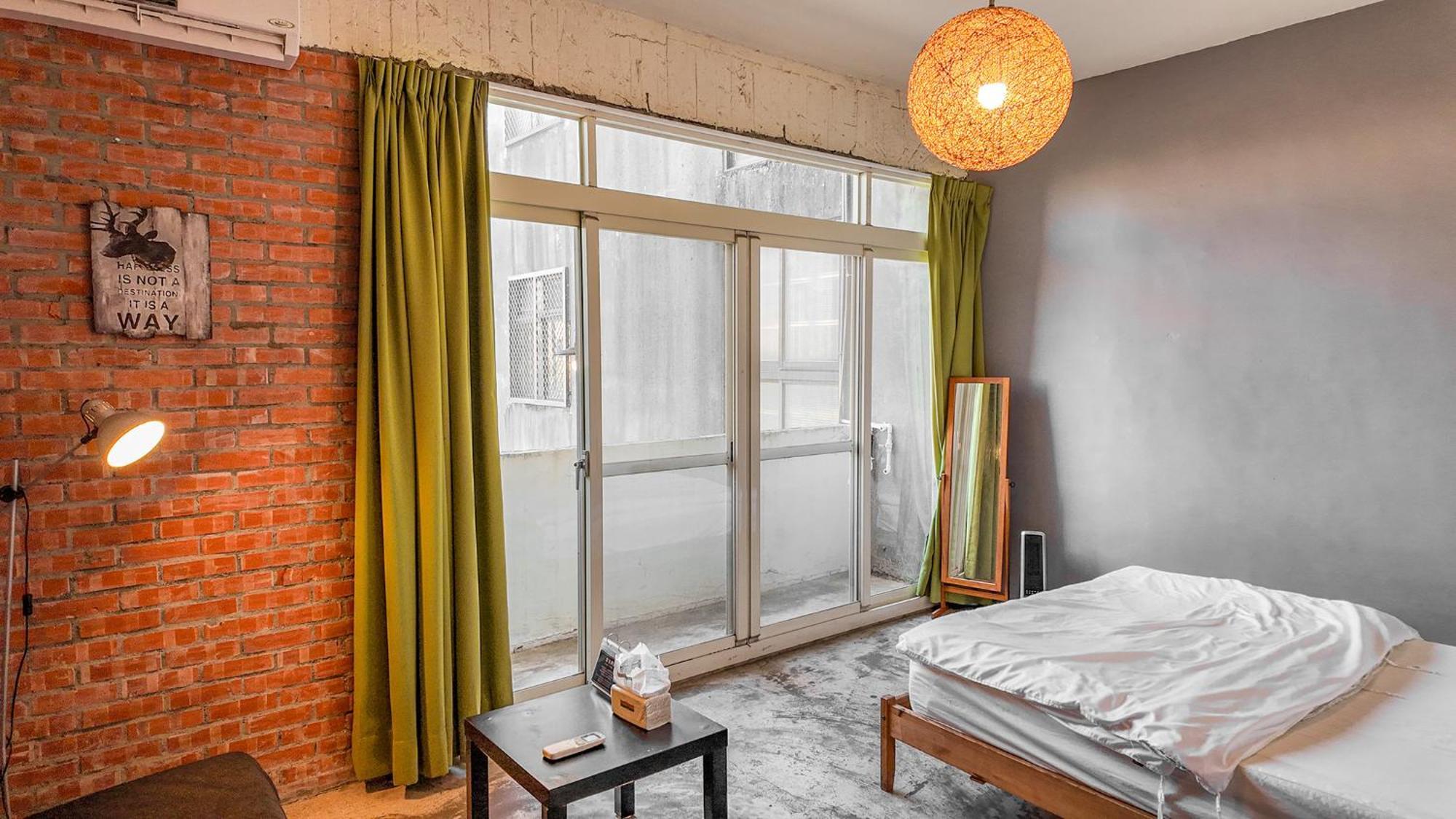 62巷背包客棧 Lane62 Hostel Longjing Экстерьер фото